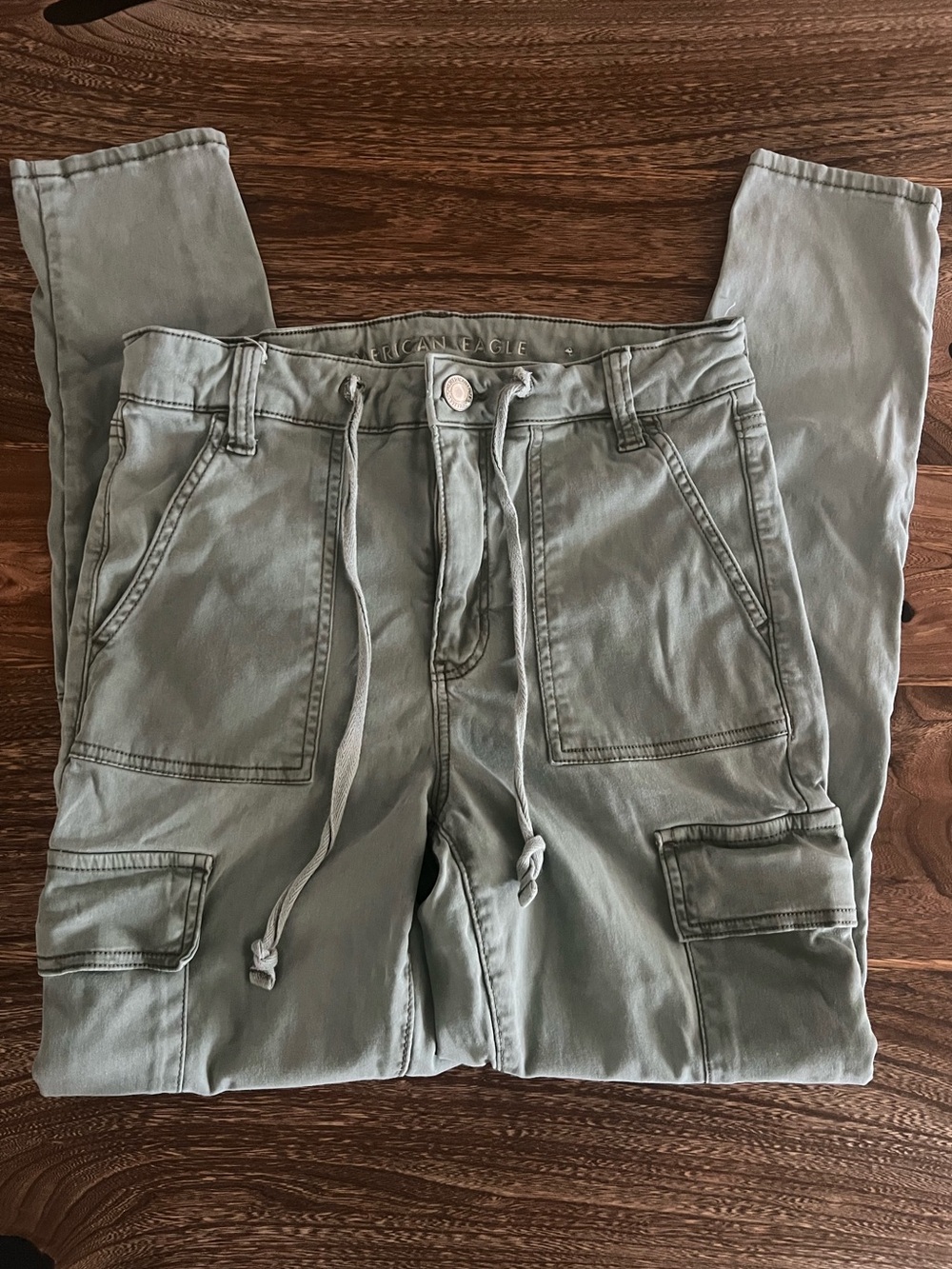 American Eagle high-waisted cargo jegging size 10